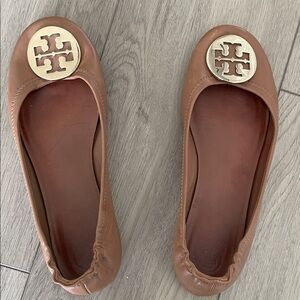 Tory Burch Tan Leather Ballet Flats with Gold Logo Emblem